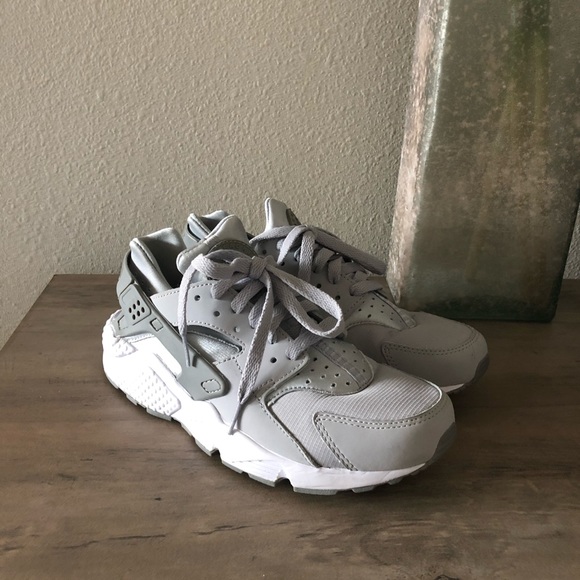 nike huarache silver